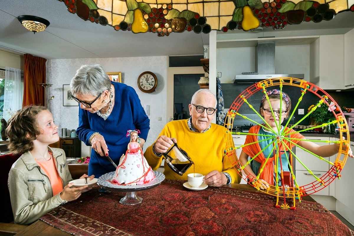 Karel en zijn vrouw en kleindochters