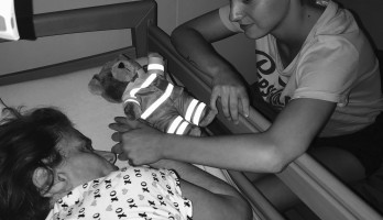 Mijn moeder en ik, de dag voordat ze overleed in het hospice.