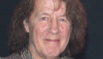 Nu ruim een jaar verder, nog geen behandeling gekozen, Wel natuurlijke producten therapieen. Wordt gevolgd in de Andros Mannenkliniek Arnhem. PSa gelijk gebleven. 