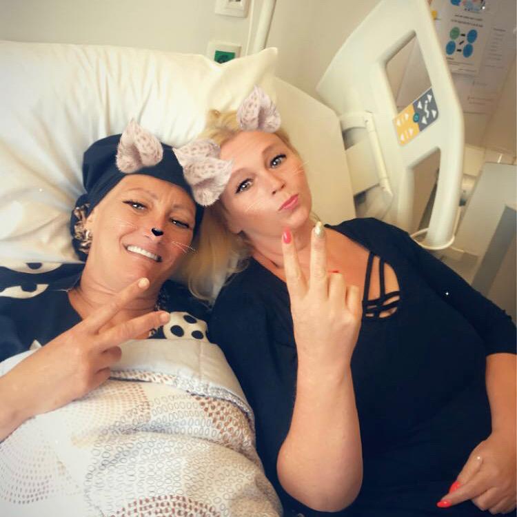 Met mijn beste vriendin bij mijn derde chemo’s