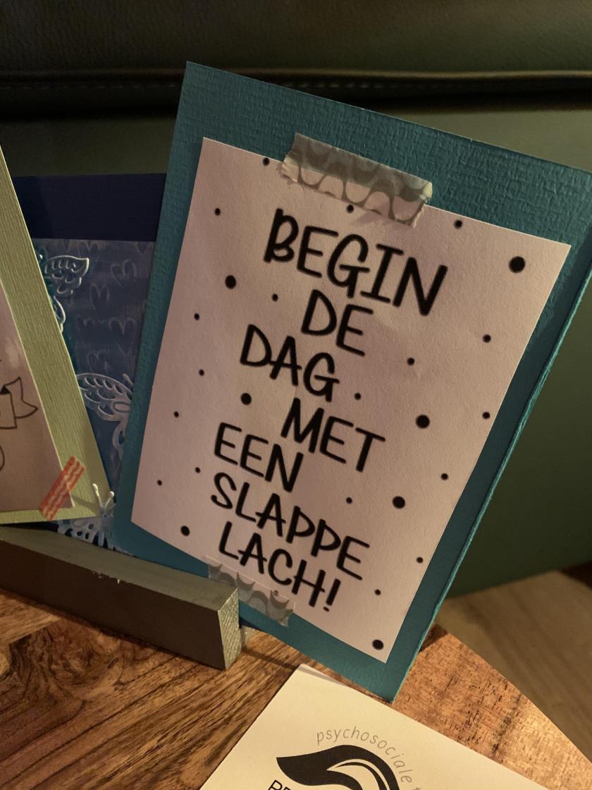 Crea Isa heeft een hele cadeaubox vol met positiviteit gemaakt. Elke dag een envelopje met liefde, elke dag een lach. 🥰 