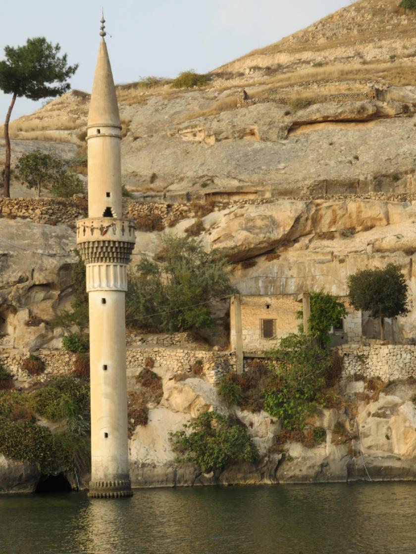 verdroken moskee in Halfeti