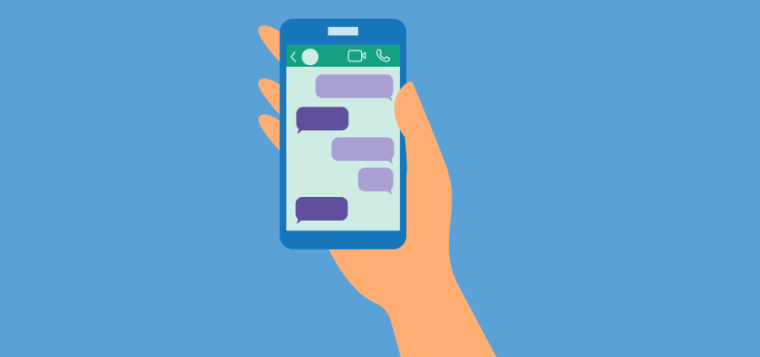 hand die telefoon vasthoudt waarop appgesprek te zien is